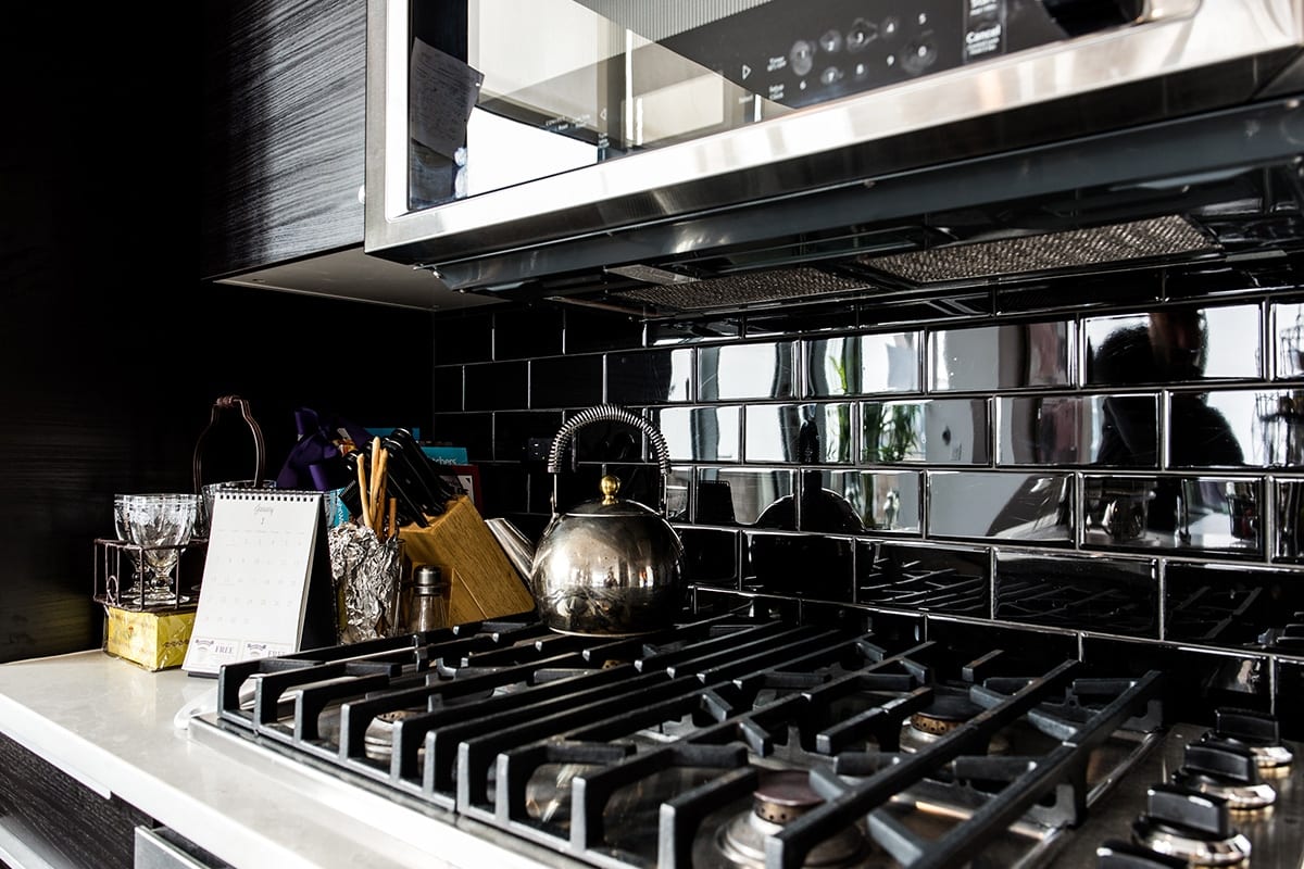  Diseño para Salpicaduras de cocina con Azulejos Negros del Metro