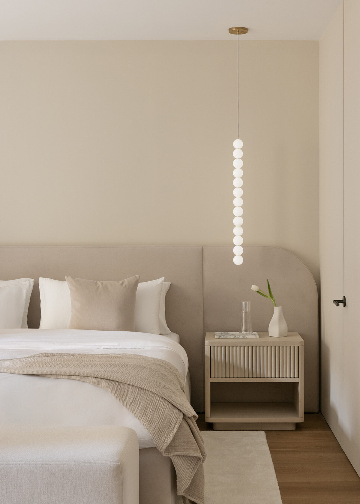 Neutral Colors for a Modern Bedroom