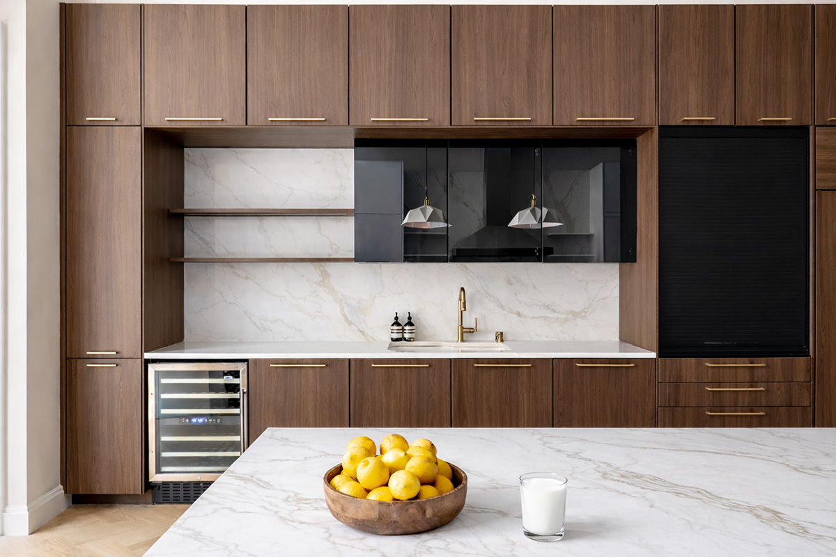 Elegant modern brownstone kitchen