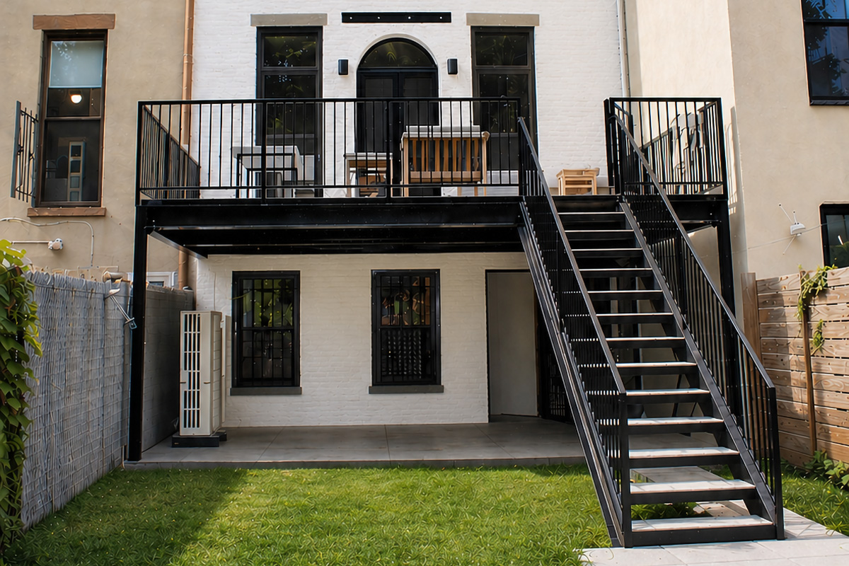 Parlor-Level Decks: The Ultimate Indoor-Outdoor Upgrade for Townhouses