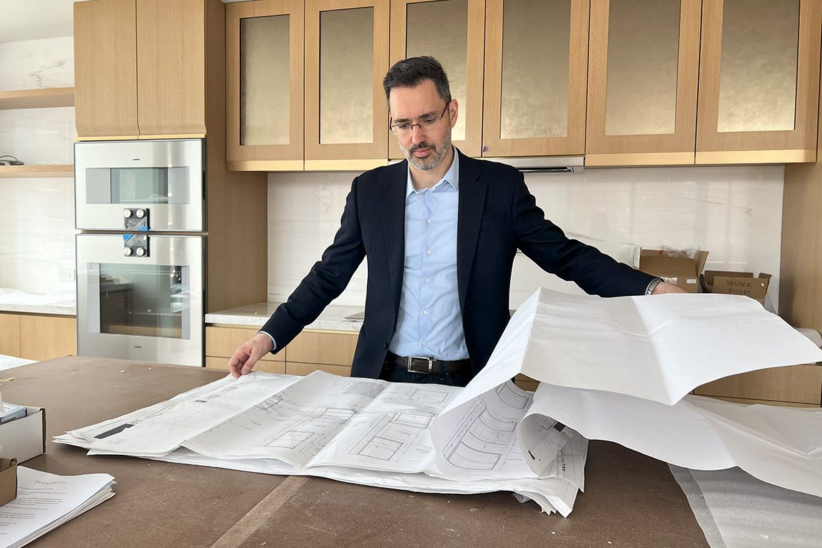 Architect Jorge Fontan on Site Manhattan Condo Renovation